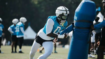 Panthers pass rusher Brian Burns changes jersey number to No. 0