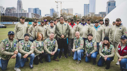 USAA on X: USAA is proud to present the pre-game ceremonies at tonight's  #SaluteToService game with the Carolina @Panthers ahead of #VeteransDay,  tomorrow. Learn more about how USAA and the NFL honor