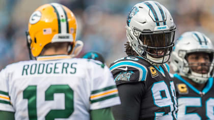 Julius Peppers prepares to face old team, Aaron Rodgers