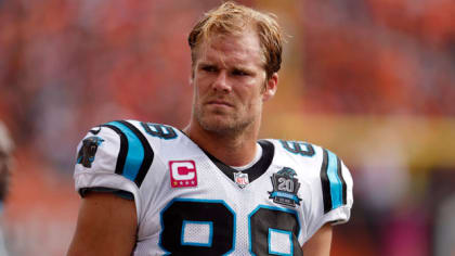 Panthers tight end Olsen has his eyes on the ball