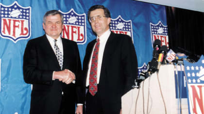 Oct. 26, 1993: Carolina Panthers become the NFL's 29th franchise