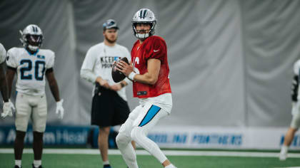 INGLEWOOD, CA - OCTOBER 16: Carolina Panthers Quarterback Jacob