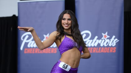 Brazilian Patriots Cheerleader Lara recently visited Brazil to spread some  Patriots cheer