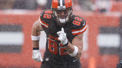 Browns' Gary Barnidge Somehow Catches TD Pass Between His Legs (Video) 