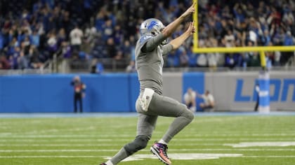 Dan Campbell, Jared Goff dedicate first Detroit Lions win to Oxford High  victims