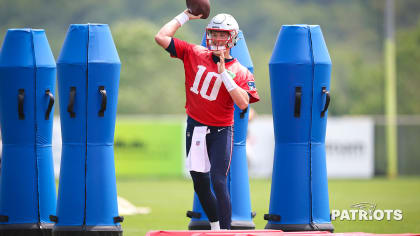 Patriots OTA report: Tom Brady familiarizing himself with new