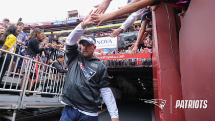 Josh McDaniels Takes Full-Page Ad In Boston Globe To Thank Patriots, Tom  Brady 