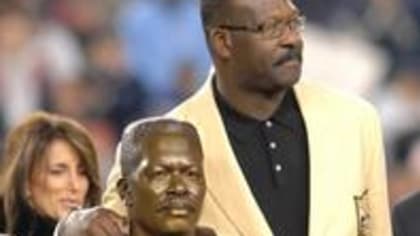 Coronavirus: Patriots legend Andre Tippett loses mother, stepfather in same  week - Pats Pulpit