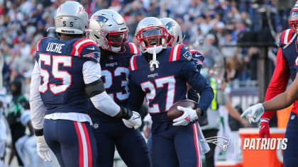 Rhamondre Stevenson is one-man wrecking crew for Patriots offense