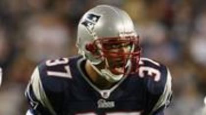 New England Patriots safety Rodney Harrison retires