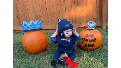 Packers fans get creative with pumpkins for Halloween