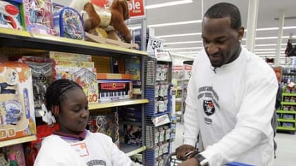 Shop With a Jock: San Francisco 49ers give kids a holiday treat