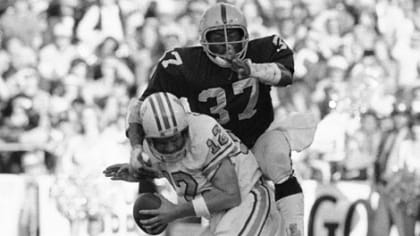 Greatest Defensive Performance in an NFL Game – Vernon Perry