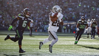 Raiders David Amerson named PFF 2015 Most Improved Player, Derek Carr a  runner-up - Silver And Black Pride