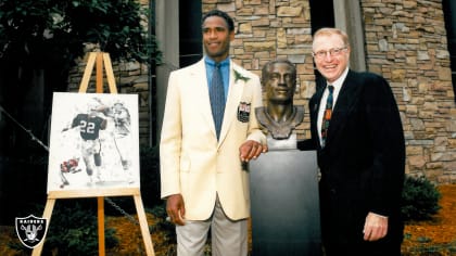 Lester Hayes and Mike Haynes Reunite to Tour Raiders HQ