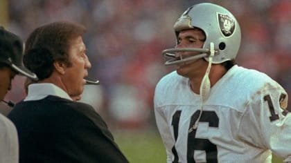 Jim Plunkett, first Latino NFL player drafted No. 1, wins opener