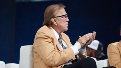 Tom Flores' trailblazing Hall of Fame career had rocky start