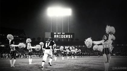 Hubbard Runs ALL OVER the Raiders 