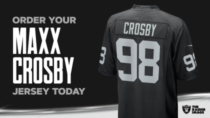 Raiders' Maxx Crosby receives team's Commitment to Excellence Award