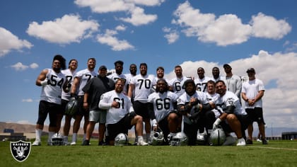 Oakland Raiders offensive guard Jordan Devey (65), center Richie Incognito  (64), and offensive …