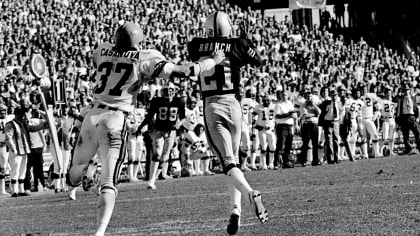 Raiders defeat Bengals in 1975 AFC Divisional Round