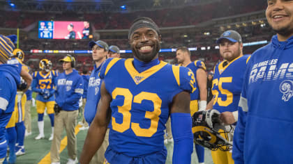 Nick Scott pranks his teammates for Rams' Christmas Day game with