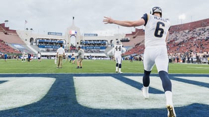 Rams snap counts: McCutcheon, Hummel get a lot of work vs. Chargers