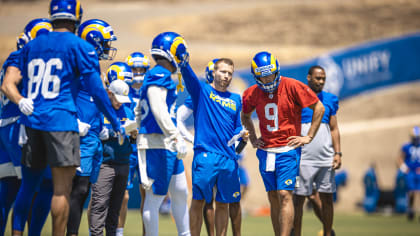 Matthew Stafford, Rams take field for 1st time in throwback uniforms