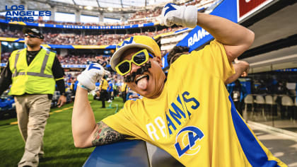 RamsFan4Life: LA Rams fans share photos of the old days, vintage gear –  Daily Breeze