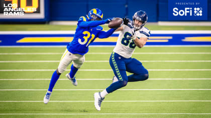 INDIANAPOLIS, IN - SEPTEMBER 19: Los Angeles Rams Tight End Johnny Mundt  (82) warms up before the start of the NFL football game between the Los  Angeles Rams and the Indianapolis Colts