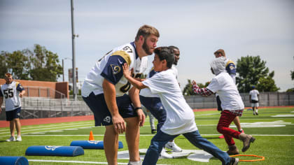 Los Angeles football program helps kids in underserved communities