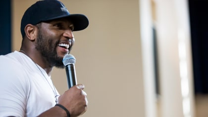 Ray Lewis Inspires Ravens With Passionate Pregame Speech