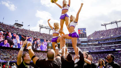 Baltimore Ravens Cheerleaders - Working together makes stunts that