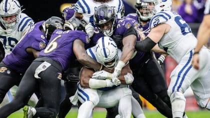 TAMPA, FL - OCTOBER 27: Baltimore Ravens tight end Isaiah Likely (80) warms  up before the regular season game between the Baltimore Ravens and the  Tampa Bay Buccaneers on October 27, 2022