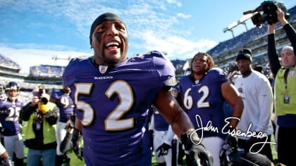 Ravens' Roquan Smith swaps jerseys for fans who brought his old No. 18 to  Jimmy's Famous Seafood - CBS Baltimore