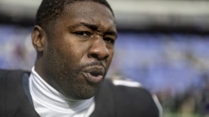 Baltimore Ravens linebacker Roquan Smith (18) warms up before an NFL  football game against the Carolina Panthers, Sunday, Nov. 20, 2022, in  Baltimore. (AP Photo/Nick Wass Stock Photo - Alamy