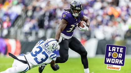 TAMPA, FL - OCTOBER 27: Baltimore Ravens tight end Isaiah Likely (80) warms  up before the regular season game between the Baltimore Ravens and the  Tampa Bay Buccaneers on October 27, 2022