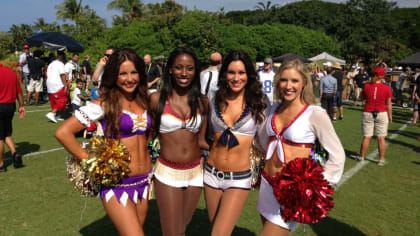 Cheerleader of the Year, Julia, at the 2022 Pro Bowl