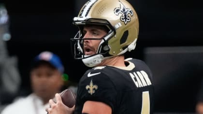 New Orleans Saints quarterback Taysom Hill warms up before an NFL football  game against the New York Giants in New Orleans, Sunday, Oct. 3, 2021. (AP  Photo/Derick Hingle Stock Photo - Alamy