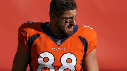 Broncos release TE Nick Vannett