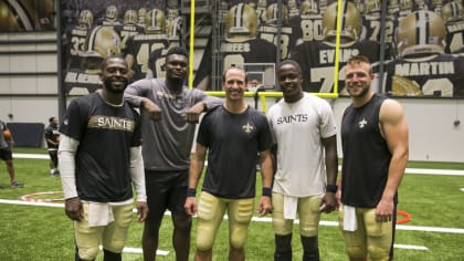 Zion Williamson dabbles in football fun with Saints