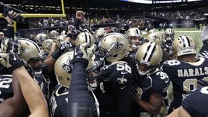 New Orleans Saints receiver Lance Moore (16) catches a 33-yard touchdown  pass from Drew Brees during second quarter action against the San Francisco  49ers at the Louisiana Superdome in New Orleans on