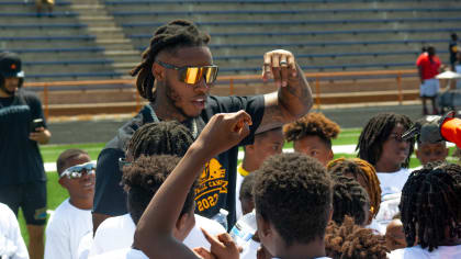 Photos: Jameis Winston hosts annual youth camp in Alabama