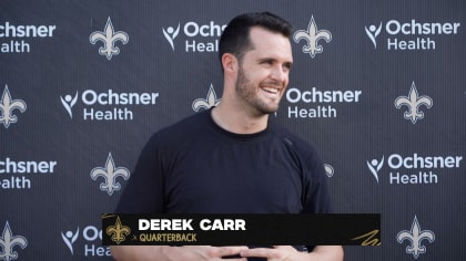 Love Derek Carr wearing a silver and black LA hat in his presser : r/raiders