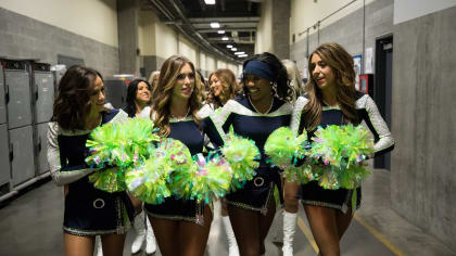 Photos: Sea Gals, 12s get festive for the Seahawks on Christmas