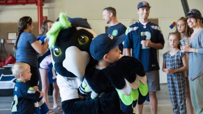 Boom (Seattle Seahawks), SportsMascots Wikia