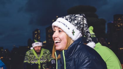 Seattle Seahawks Women's Throwback Snowy Cuff Pom Beanie – Simply