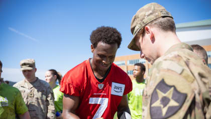 Seahawks Celebrate Military & Veterans with NFL's Salute to Service  Initiative