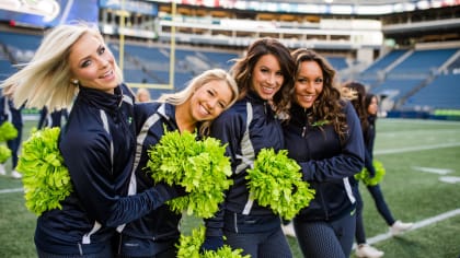 Photos: Sea Gals, 12s get festive for the Seahawks on Christmas