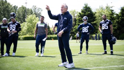 Munich, Germany. 10th Nov, 2022. American Football, NFL, Tampa Bay  Buccaneers - Seattle Seahawks, Matchday 10, Allianz Arena: Fan Festival on  Odeonsplatz. 32 oversized helmets of all NFL teams stand on the